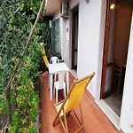 For 5 Guests In