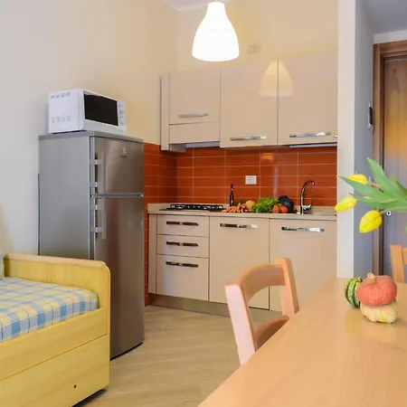 For 5 Guests In Apartment