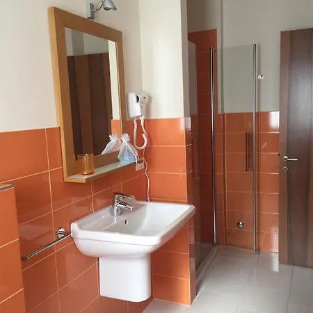 For 5 Guests In Apartment