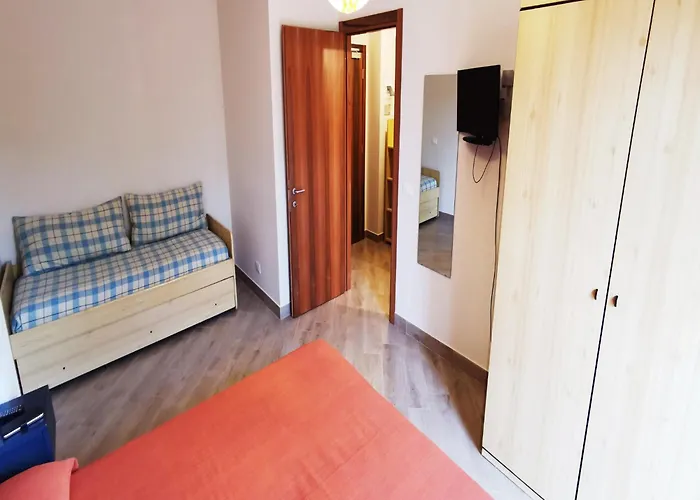 Apartment For 5 Guests In